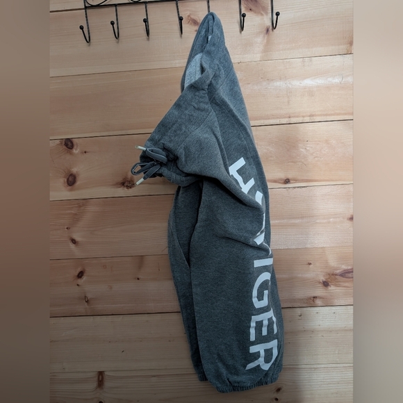 Tommy Hilfiger Pants - Tommy Hilfiger Charcoal Crewneck Calf Length Sweat Pants..Comfy..Large